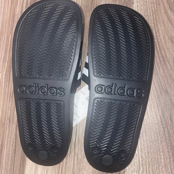 SOLD NWT Kid’s Adidas Sandals Slides - Picture 4 of 5